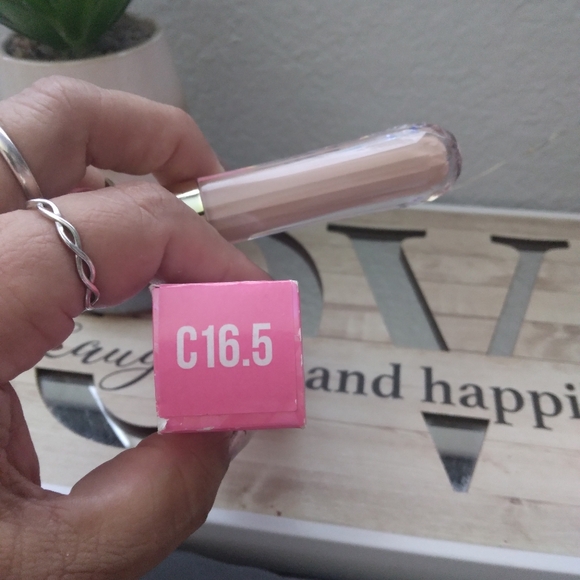 Jeffree Star MAGIC STAR Concealer - Picture 6 of 13